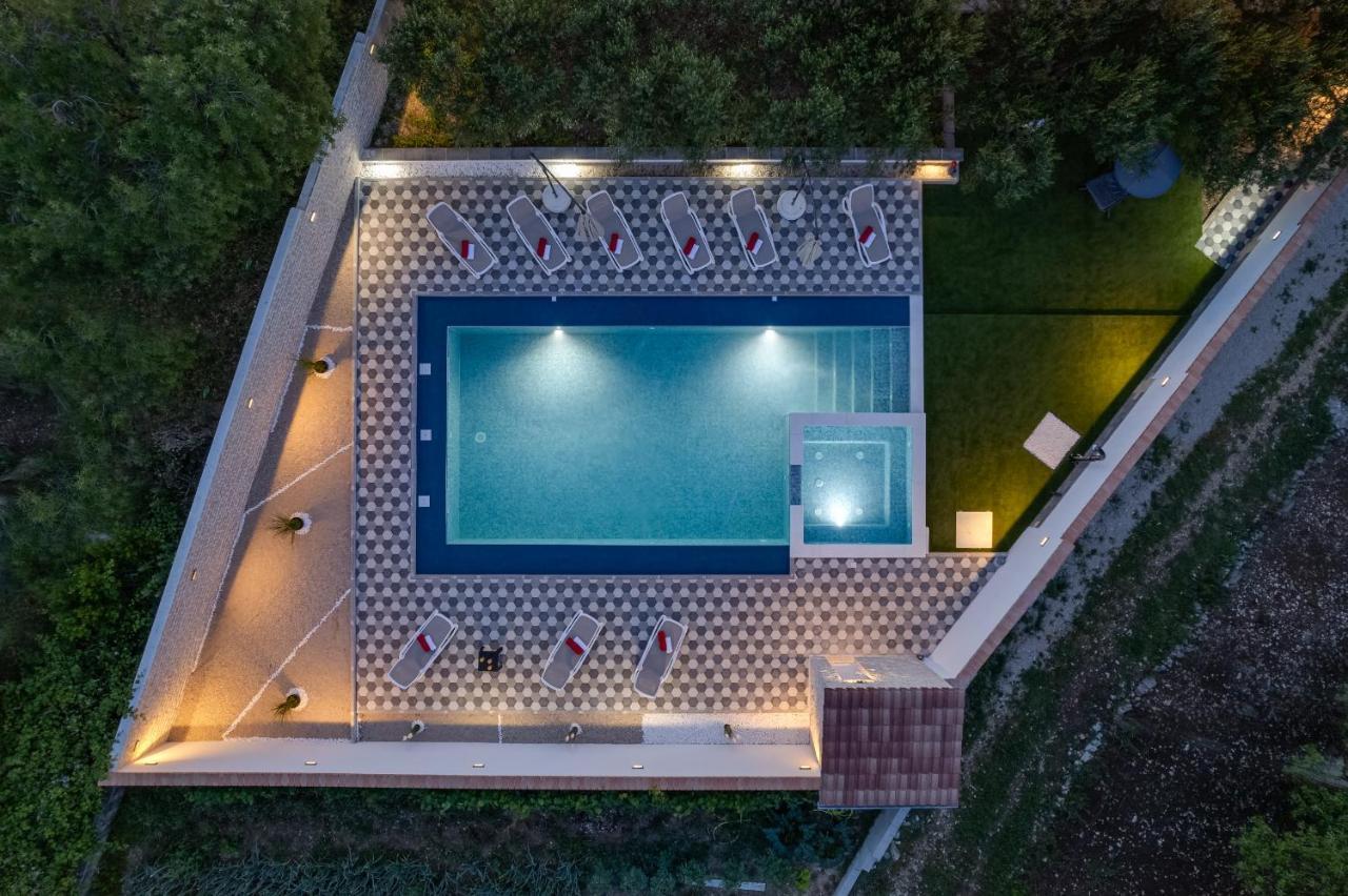 Apartman Strmota S Bazenom Sveti Filip i Jakov Exterior foto