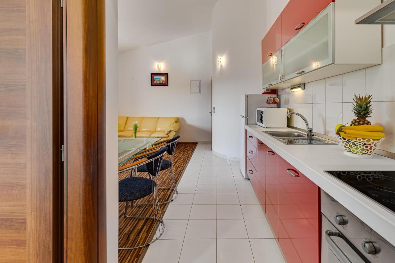 Apartman Strmota S Bazenom Sveti Filip i Jakov Exterior foto