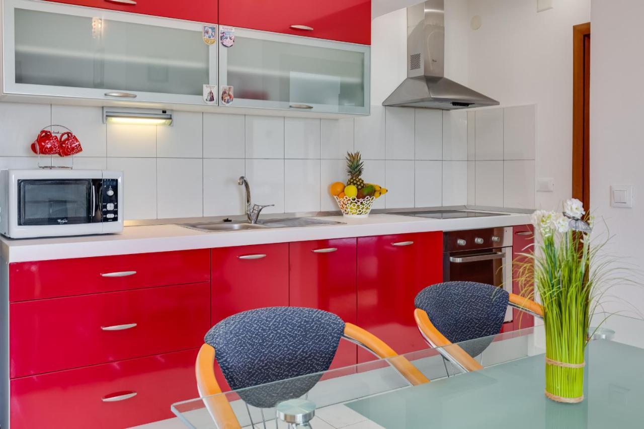Apartman Strmota S Bazenom Sveti Filip i Jakov Exterior foto