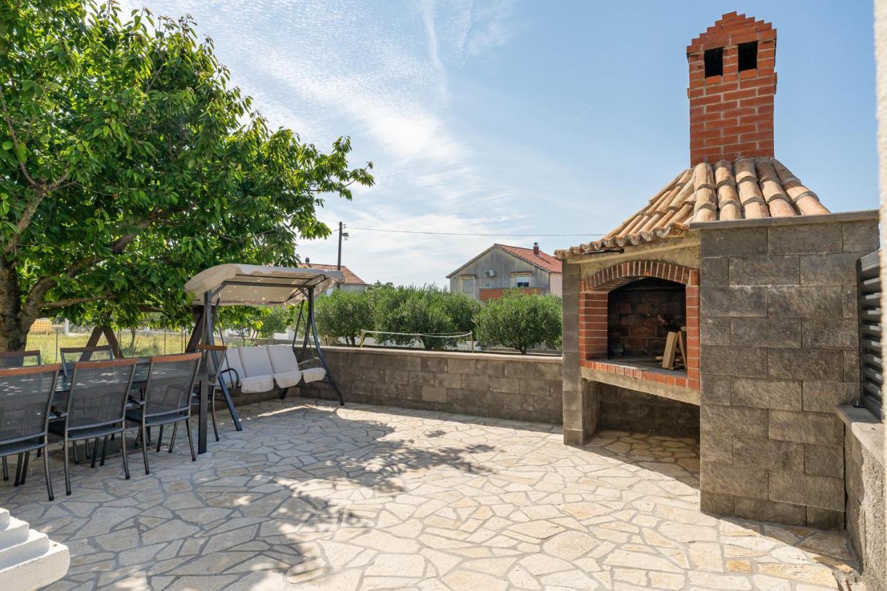 Apartman Strmota S Bazenom Sveti Filip i Jakov Exterior foto